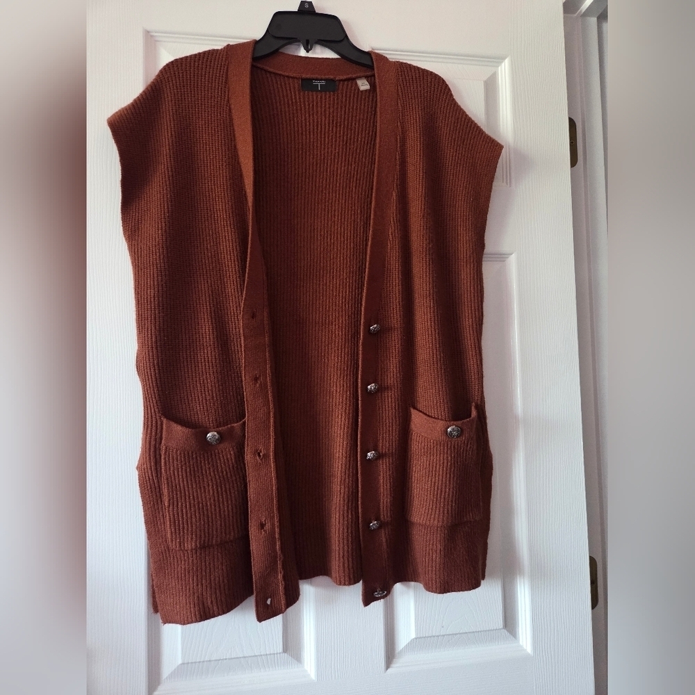 Women's sleevess sweater cardigan by Tahari size S